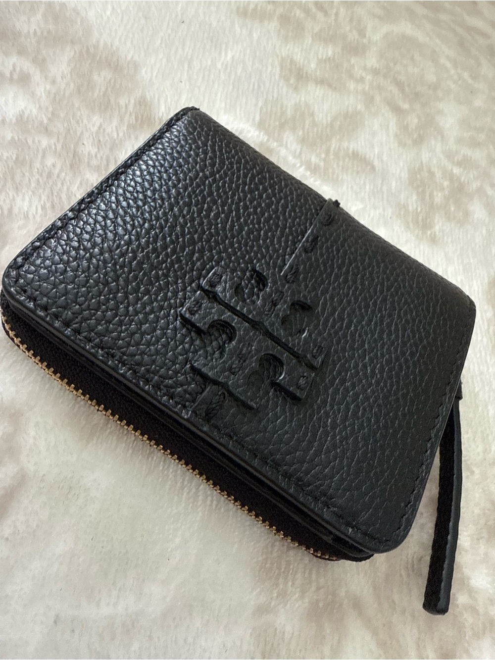 EUC Tory Burch MCGRAW Zip BI-FOLD WALLET Black Pebbled Leather